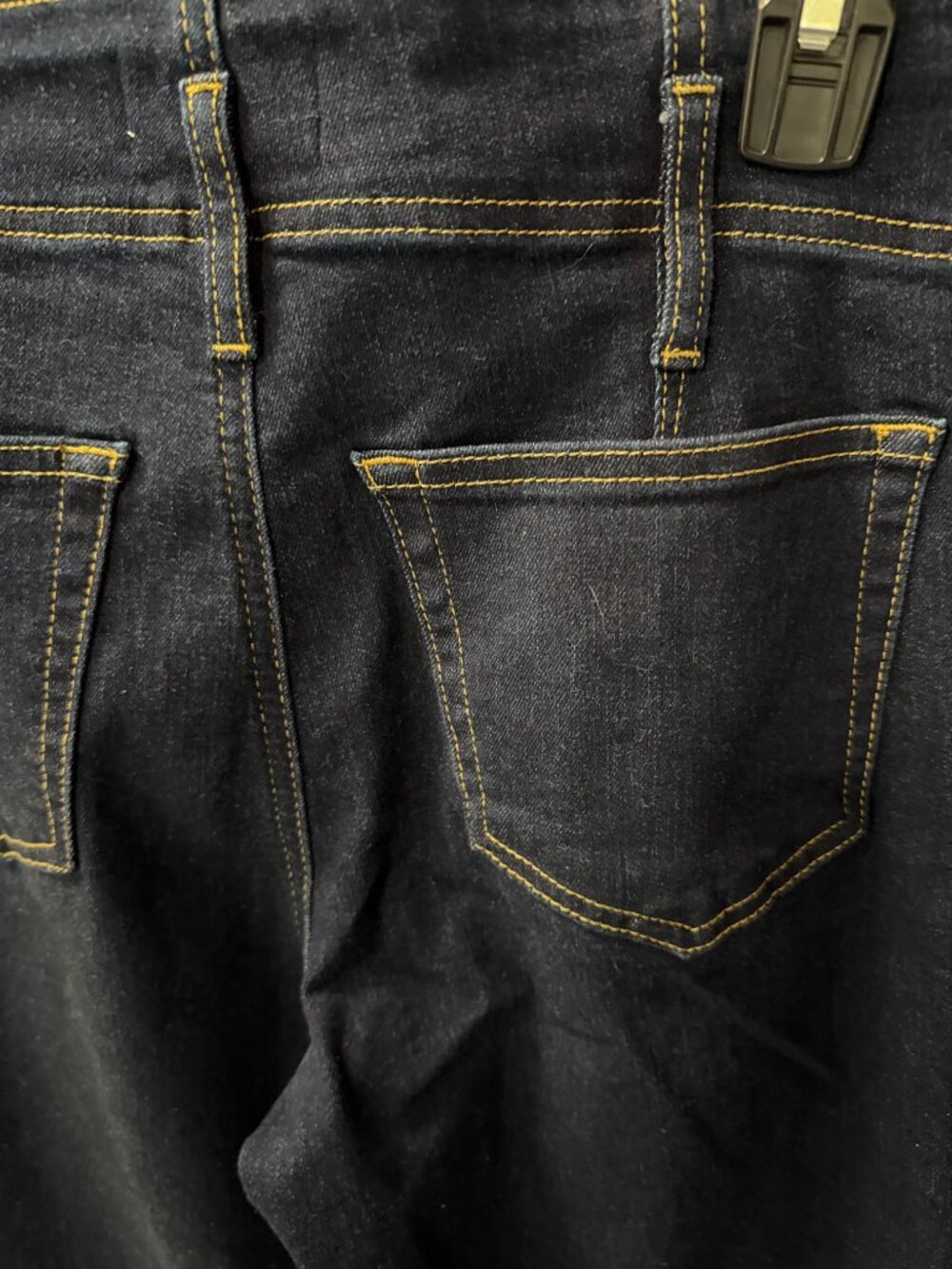 FRAME jeans NEVER WORN - Picture 3 of 8